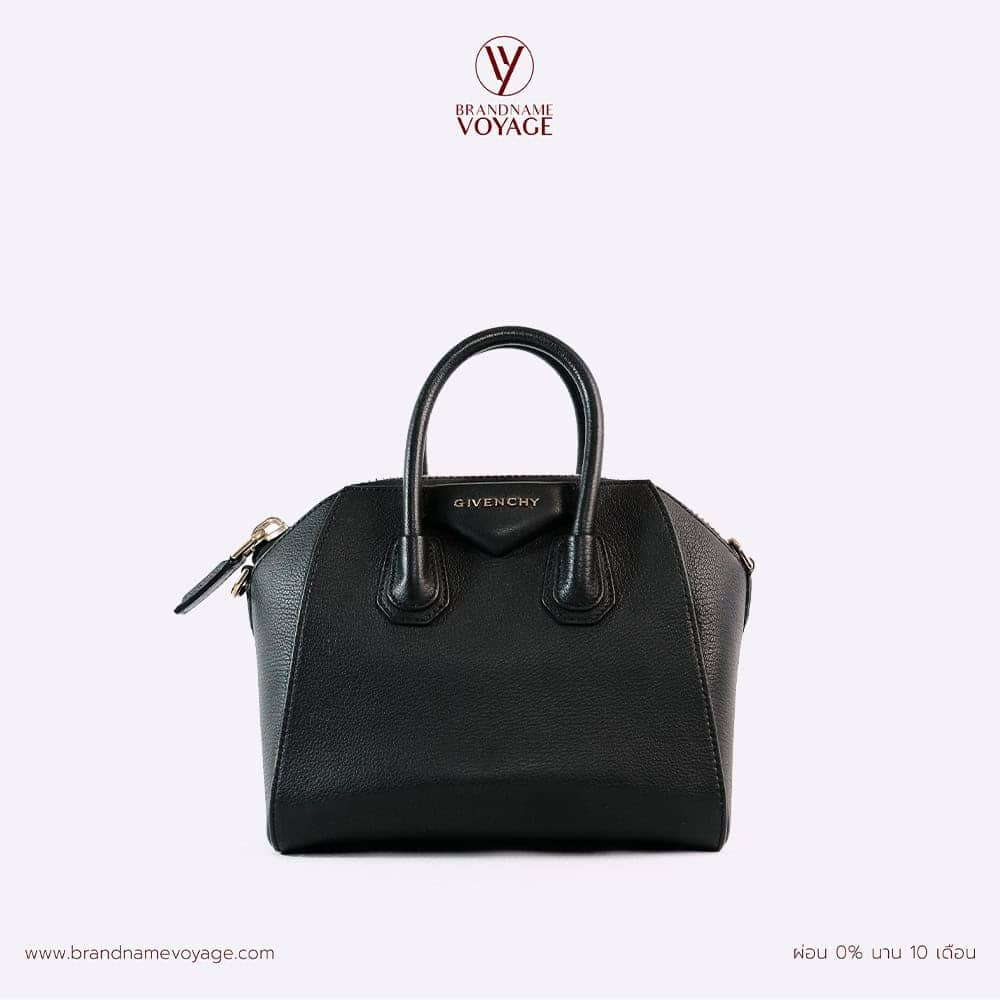 กระเป๋า Givenchy รุ่น Antigona ดีไซน์รูปทรงสี่เหลี่ยมคางหมู